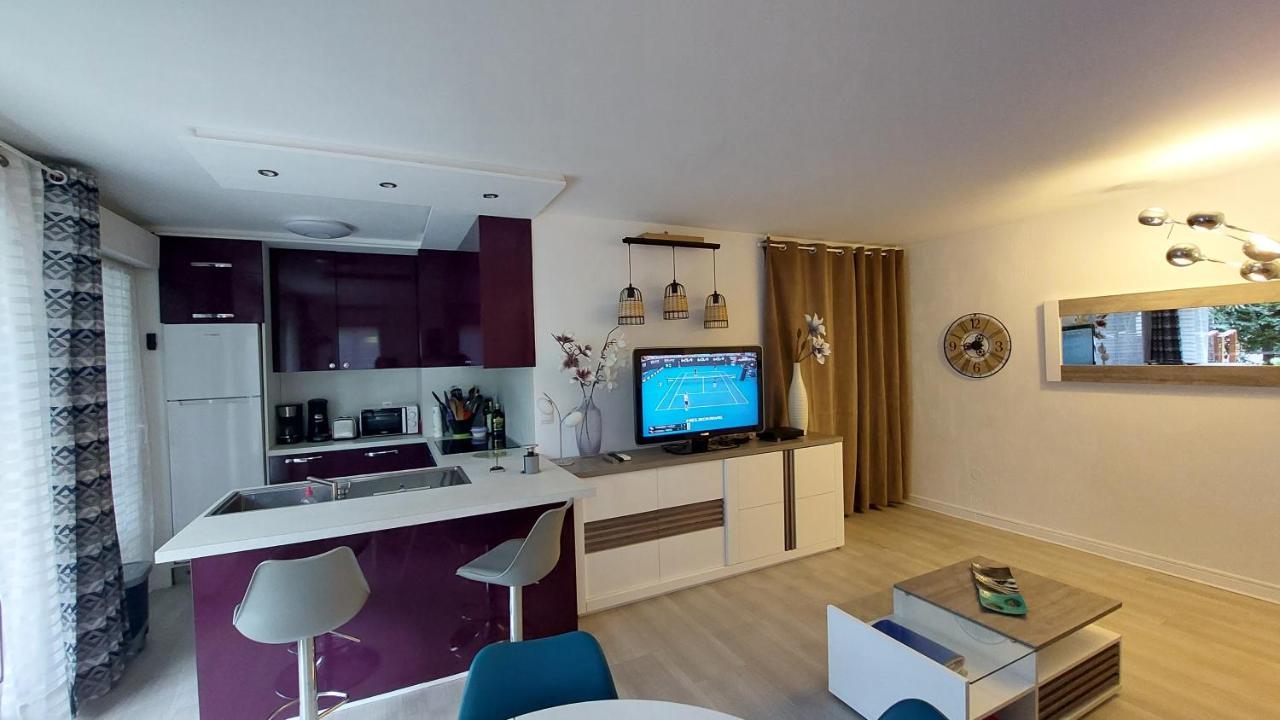 Charmant Appartement Residentiel Avec Terrasse, Jardin Privatif Et Piscine A Cannes Luaran gambar