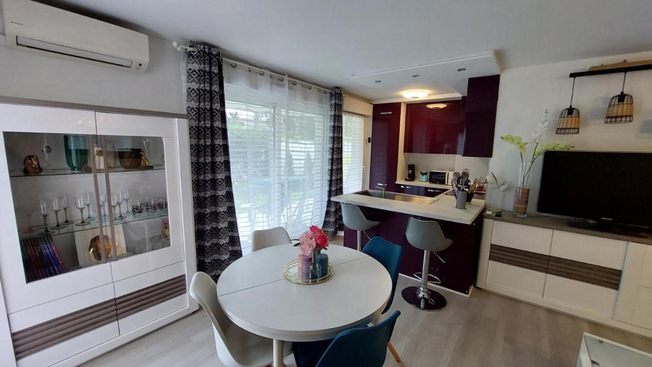 Charmant Appartement Residentiel Avec Terrasse, Jardin Privatif Et Piscine A Cannes Luaran gambar