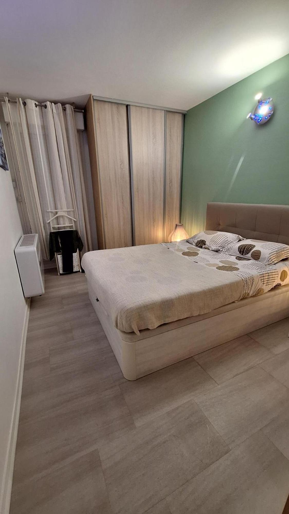 Charmant Appartement Residentiel Avec Terrasse, Jardin Privatif Et Piscine A Cannes Luaran gambar